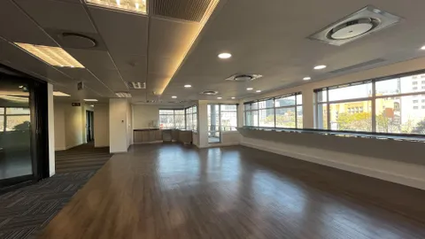 138 West Street, Sandown - 551m² and 551m² office space available to let for rent to lease (5).